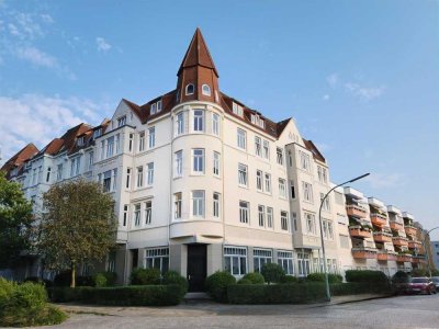 Vollmöblierte,  ruhige 1-Zimmer-Wohnung mit EBK und Balkon