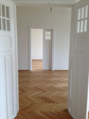 schicke Wohnung im Süden  4 Zimmer, Bad, Gäste WC, Balkon