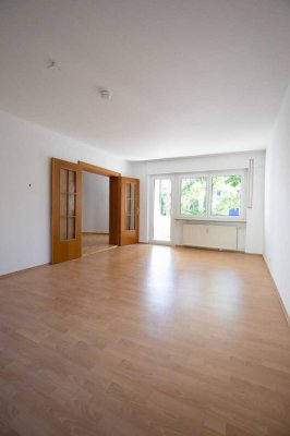 VON PRIVAT: MODERNE 3,5 ZI. ETW (1.OG), 3 BALKONE, TAGESLICHTBAD