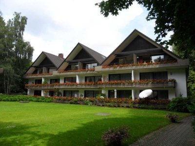 Großartiger Blick ins Grüne: Moderne 2 Zimmer Wohnung mit Balkon