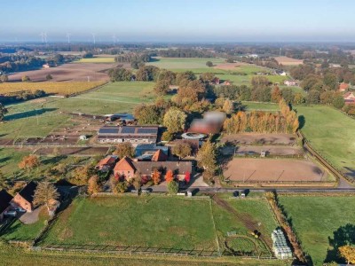 Großzügige Reitanlage mit Reithalle und Außenplätzen in Warendorf