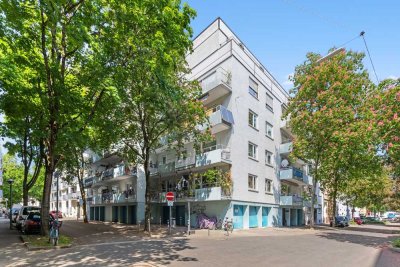 Licht, Luft und Lage – sonnige 2-Zimmer-Wohnung mit zwei Terrassen im 5. Obergeschoss mit Aufzug