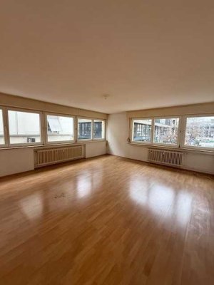 Schöne 3-Zimmer-Wohnung direkt am Marktplatz zu vermieten