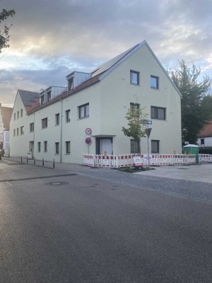 Neubau-Mietwohnung im Herzen von Reichertshofen mit Aufzug, Klimaanlage und PV Mieterstrom