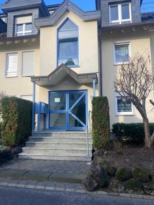Geschmackvolle 3-Raum-Maisonette-Wohnung mit Balkon und EBK in Sankt Augustin