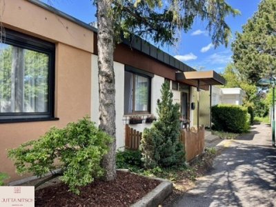 Lichtdurchfluteter Bungalow mit Garten und Garage - Südstadt