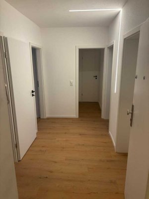 Renovierte 3-Zimmer-Wohnung mit Balkon im 1. OG in Schweinfurt-Hochfeld-Steinberg