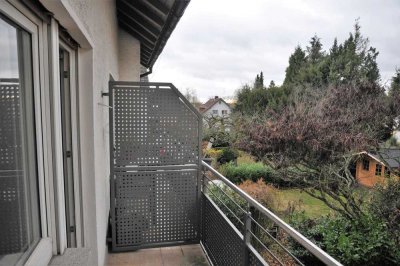 Modernisierte 2-Zimmer-Wohnung mit Balkon in schöner Lage  in Maintal