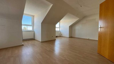 Individuelle 3,5-Raum-Wohnung im DG*Balkon*Stellplatz