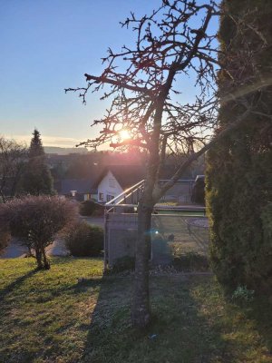 Große Sonnenterrasse und traumhafter Ausblick: 2-Zimmer-Wohnung in Angelbachtal
