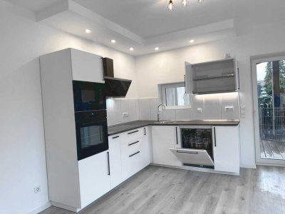 Freistehendes Einfamilienhaus 5-Zi.: Erstbezug mit Einbauküche/Garten/Stellplatz in Köln