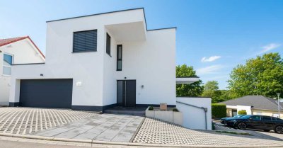 Luxuriöses Zweifamilienhaus mit traumhafter Aussicht – modernste Ausstattung