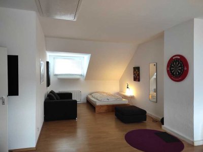 Schöne teilmöblierte Altbau-Dachgeschosswohnung in Essen-Steele