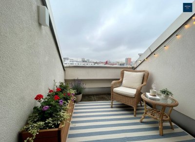 Annenstraße 35/18- Helle Dachgeschoßwohnung mit 2 Zimmer sowie einer Terrasse in zentraler Lage