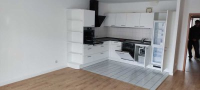 Pfiffig geschnittene 3 R. Wohnung