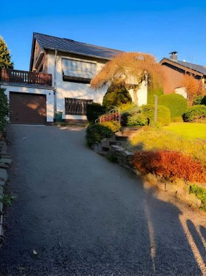 Freistehendes Einfamilienhaus in sonniger Südhanglage – gepflegt, modernisiert, sofort bezugsbereit