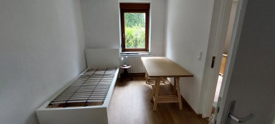 Gemütliches WG-Zimmer mit allen Annehmlichkeiten einer kompletten Wohnung