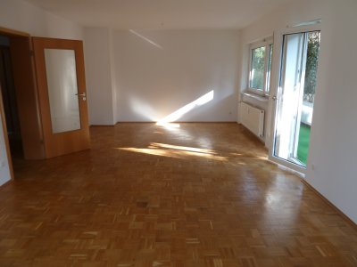 Große helle Wohnung mit Balkon in Mz-Finthen