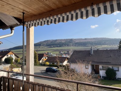 Attraktive 2-Zimmer-Wohnung mit Balkon und Garage