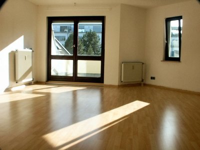 Helle und ruhige 2,5 Zimmer Wohnung 76,5m² im Regensburger Westen