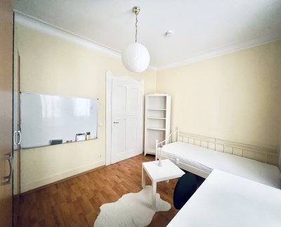 Vollmöbliertes Zimmer-all inklusive-nähe Marienplatz ?