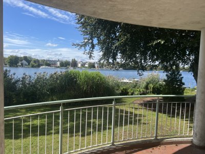 Wasserlage: 3-Zimmer Hochparterre-Wohnung in Berlin-Wendenschloß