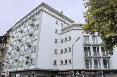 *Barbarossaplatz*: Bezugsfreie, gepflegte 5-Zi.-Whg., 118,4 m², 2.OG, Aufzug, 2 Bäder, Sauna, provisionsfrei direkt vom Eigentümer, bezugsbereit ab 01.08.24/Absprache