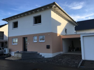 FREISTEHENDES EINFAMILIENHAUS (BJ.2017) ZU VERMIETEN HOCHWERTIG, SONNIG, RUHIGER ORTSRAND, NEUBAUGEBIET