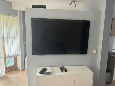 Helle 1,5 Zi DG Wohnung möbliert (480 € warm, incl. Strom und Internet)