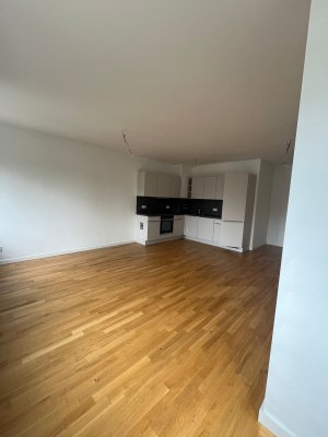 Neuwertige 2,5-Zimmer-Wohnung mit Movein-Paket & Balkon