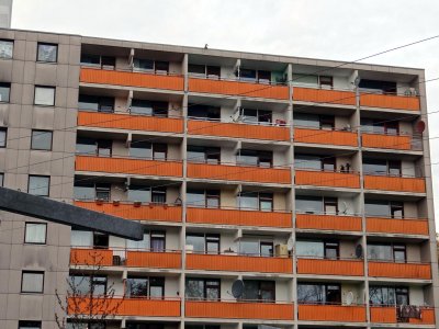 Ruhige Wohnung im letzten Geschoss eines 7 Stockhauses