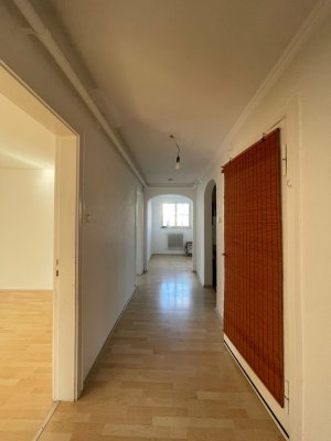 4-Zimmer Wohnung mit großem Balkon