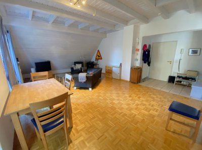 Charmante 3-Raum-Maisonette-Wohnung mit großem Balkon und EBK