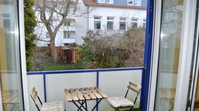 50 m² im Erdgeschoss: 2 Zimmer mit Balkon und Einbauküche – Bremen-Findorff