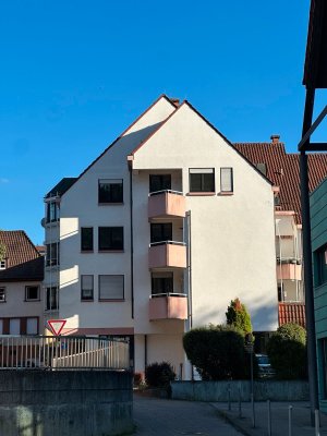 Sofort beziehbare 3-Zi.-Wohnung mit Balkon & Weitblick, im Zentrum von Annweiler