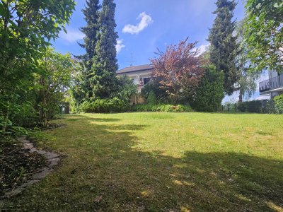 Provisionsfrei! Helle Dachgeschosswohnung mit grossem Garten