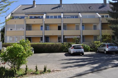 Apartment mit Balkon, Keller und Außenstellplatz