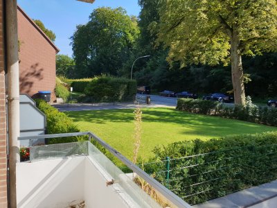 Zentrale helle 3-Zi-Wohnung mit Kaminofen am Waldrand