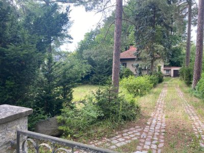 Einfamilienhaus / Baugrundstück mit viel Potenzial auf großem Grundstück