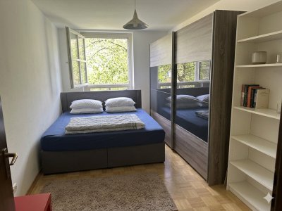 Sonniges Voll Möbliertes WG Zimmer in Neuhausen