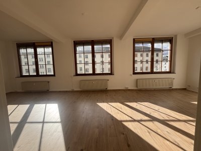 Viel Platz zum Leben & Arbeiten – 5 Zimmer | 2 Bäder | Aufzug