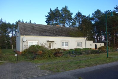 Idyllisches Grundstück mit Einfamilienhaus am ruhigen Waldrand