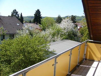 Attraktive, lichtdurchflutete 3 Zimmer Dachgeschosswohnung in modernem 3-Familienhaus in Kelkheim