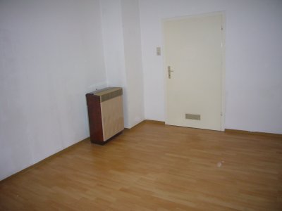 Schöne ruhige 3 Zimmer-Wohnung  60m²  mit Einbauküche und Balkon