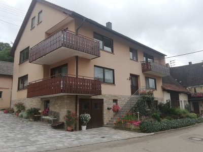 Stadtteil ca. 9 Km von Bad Mergentheim. Sehr ruhige Lage, optimal zum wandern,direkt am Radweg Liebliches Taubertal "der Sportive" .
