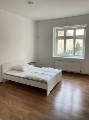 Spacious 21sqm room with balcony and Anmeldung