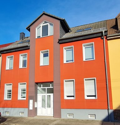 großzügige 2-Raumwohung mit Einbauküche u. Freisitz