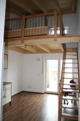 Charmante 1-Zimmer-Wohnung mit Galerie & Balkon in Teisnach – ideale Lage nahe FH und Rohde & Schwarz