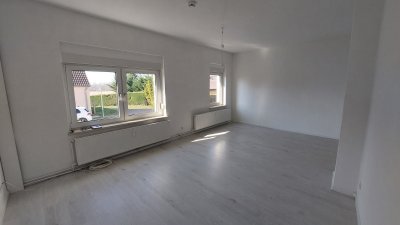 schöne geräumige 4-Raum Wohnung in Halle mit Garage