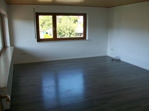 Schöne helle 4 Zimmerwohnung zu vermieten.